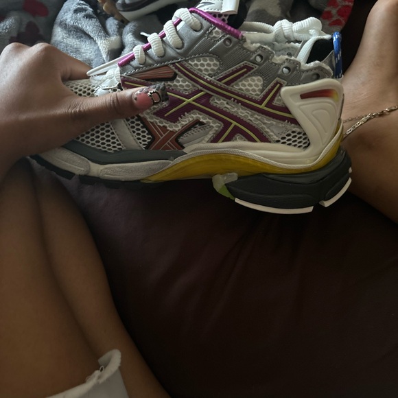 Balenciaga Women's White and Yellow Sneakers